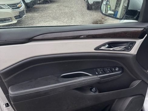 Used 2013 Cadillac SRX Luxury FWD image 9