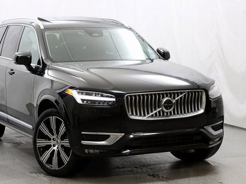 Used 2024 Volvo XC90 B5 Plus AWD/4WD image 3