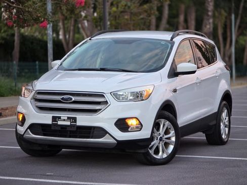 Used 2018 Ford Escape SE FWD image 16