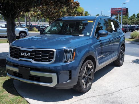 Used 2024 Kia Telluride S w/ S Sunroof Package FWD image 5