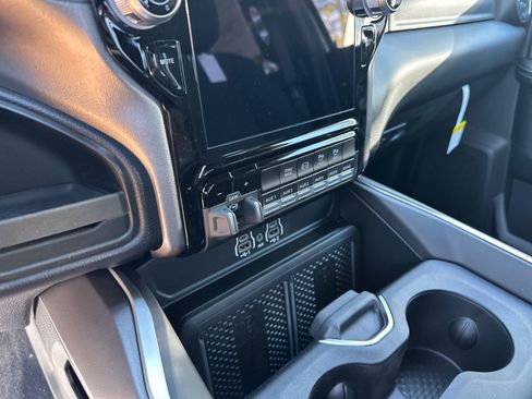 New 2025 RAM 2500 Big Horn image 30