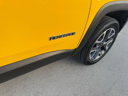 Used 2017 Jeep Renegade Latitude image 22