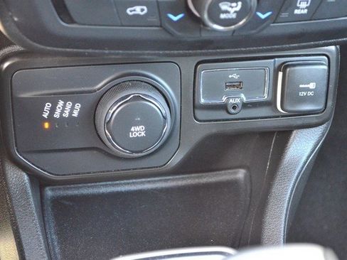 Used 2022 Jeep Renegade Latitude image 29