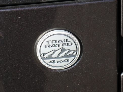 Used 2020 Jeep Wrangler Unlimited Sahara image 46