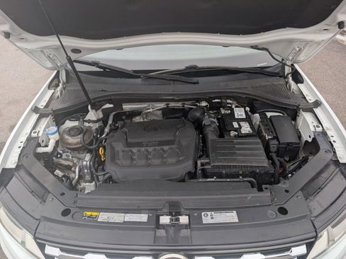 Used 2018 Volkswagen Tiguan SE w/ 3rd Row Seat Package image 24