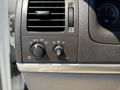 Used 2008 Chevrolet Uplander LS w/ Climate Package FWD image 29