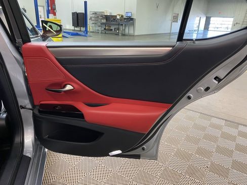 Used 2022 Lexus ES 300h F Sport image 38