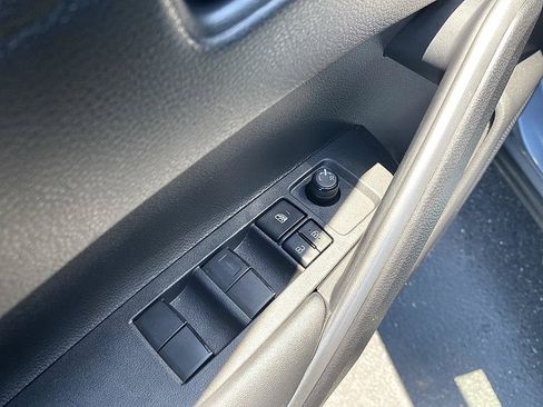 Certified 2023 Toyota Corolla Cross LE FWD image 10