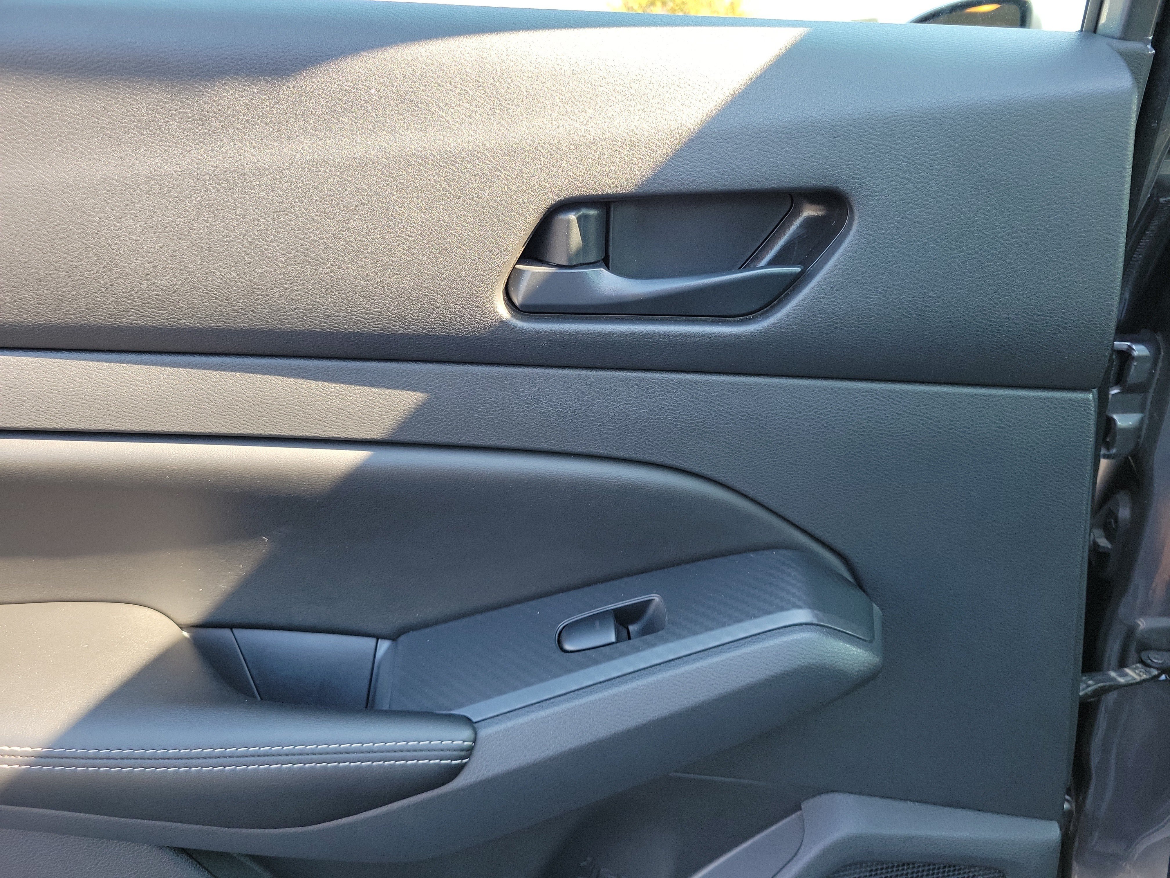 Certified 2025 Nissan Altima 2.5 SV FWD image 12