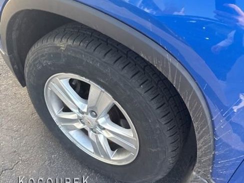 Used 2016 Chevrolet Trax LT w/ LT Convenience Package image 7