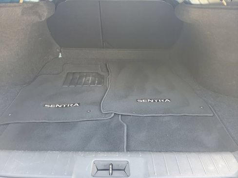 Certified 2024 Nissan Sentra SR FWD image 14