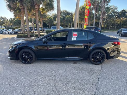 Used 2026 Toyota Camry SE image 4