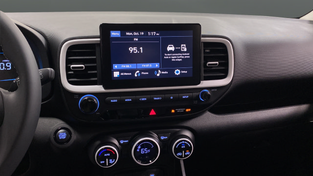 New 2026 Hyundai Venue SEL FWD image 13