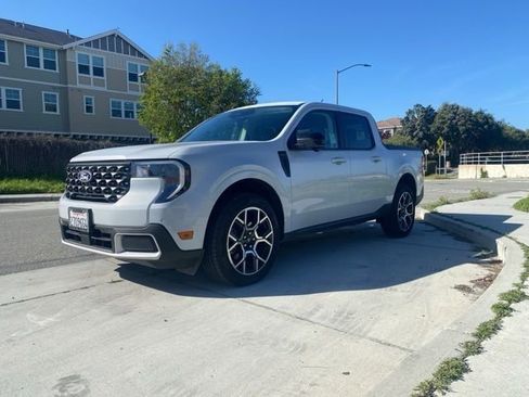 Used 2025 Ford Maverick Lariat image 3