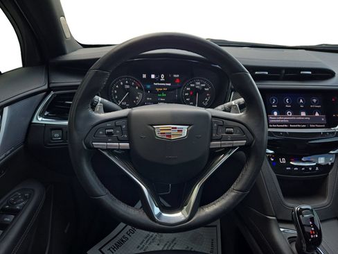 Used 2023 Cadillac XT6 Sport w/ Technology Package AWD/4WD image 18
