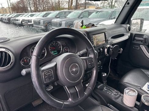 Used 2017 Jeep Wrangler Unlimited Sahara w/ Connectivity Group image 24