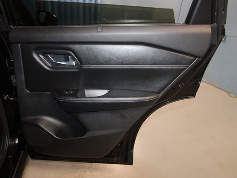 Used 2024 Nissan Rogue SL w/ SL Premium Package image 28