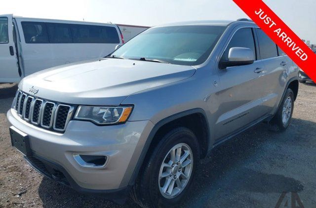 Used 2018 Jeep Grand Cherokee Laredo AWD/4WD image 2