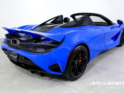 New 2026 McLaren 750S Spider RWD image 9