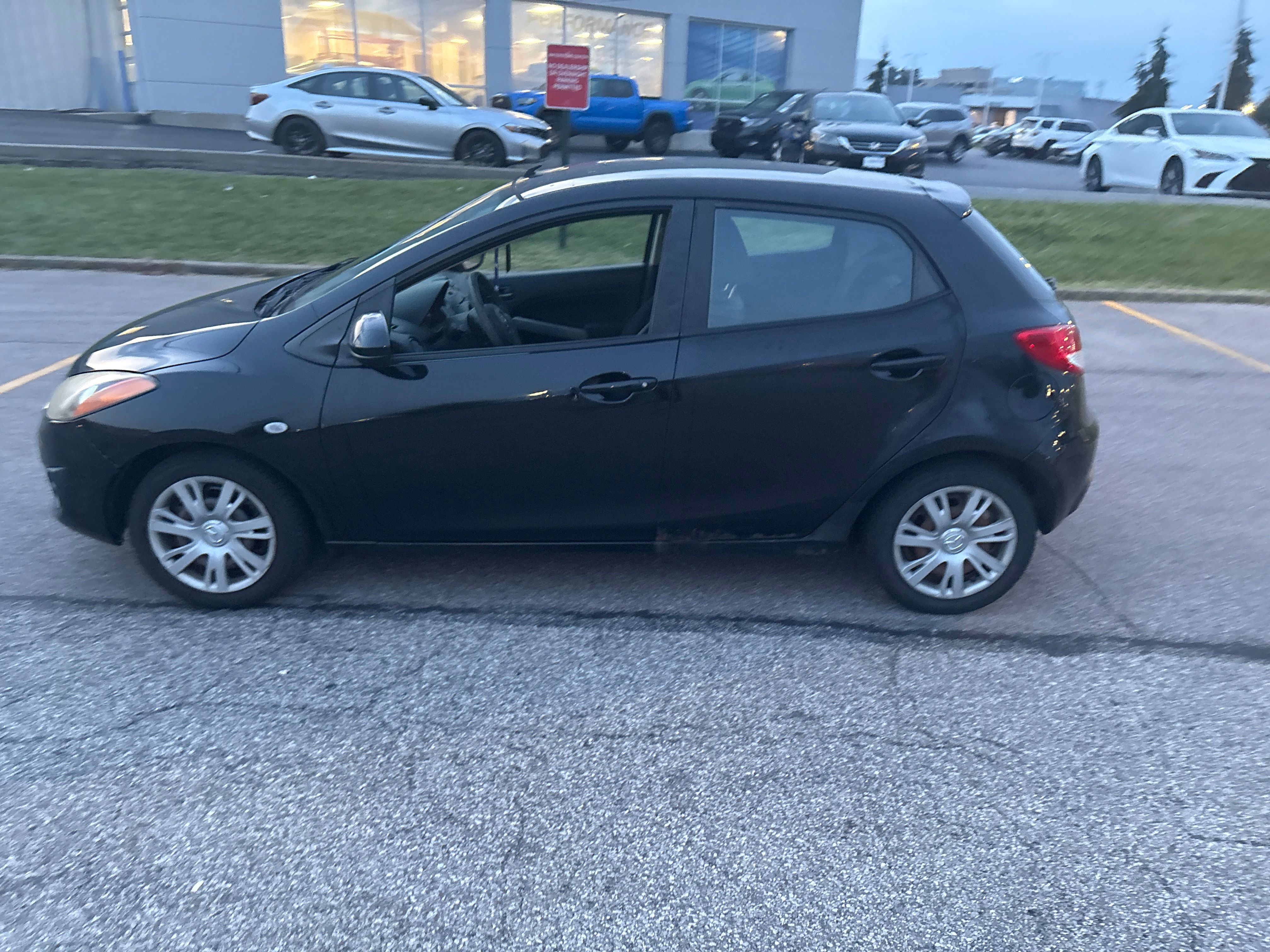 Used 2012 MAZDA MAZDA2 Sport FWD image 9