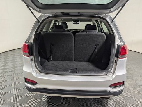 Used 2019 Kia Sorento L FWD image 7