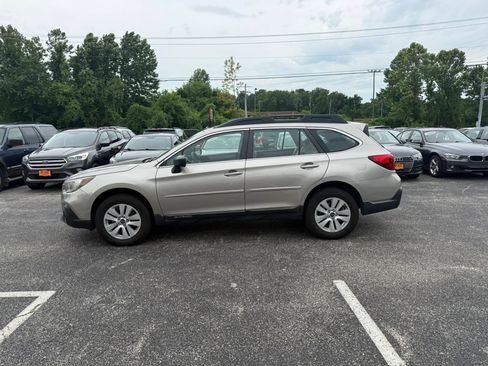 Used 2019 Subaru Outback 2.5i AWD/4WD image 2
