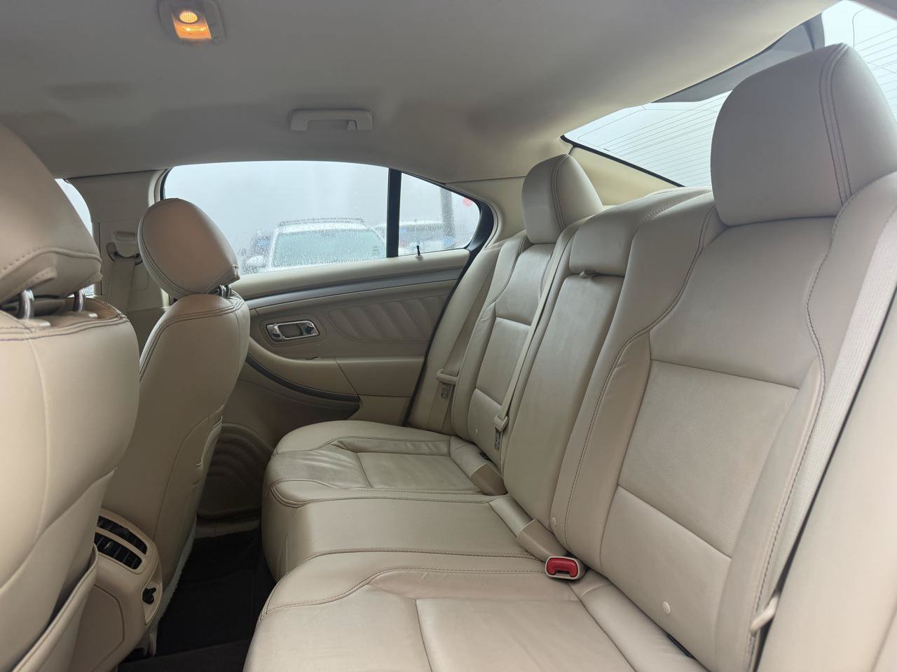 Used 2018 Ford Taurus SEL FWD image 18