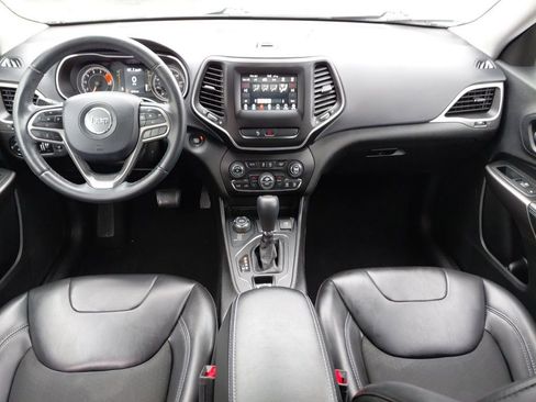 Used 2019 Jeep Cherokee Latitude Plus w/ Comfort/Convenience Group image 30