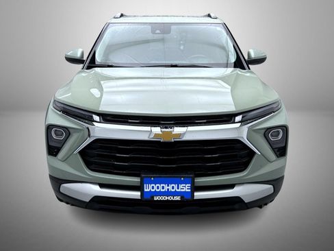 Used 2025 Chevrolet TrailBlazer LT w/ Convenience Package AWD/4WD image 2