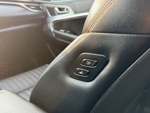 Used 2020 Genesis G70 2.0T w/ Elite Package image 30