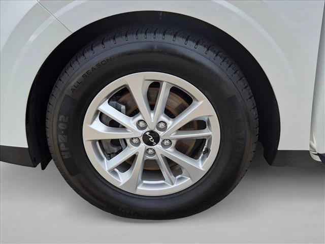 Used 2022 Kia Carnival LX FWD image 23