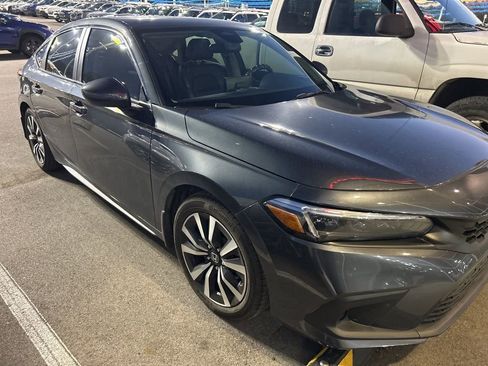 Used 2024 Honda Civic EX-L image 2