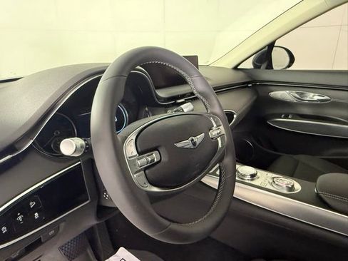 Used 2023 Genesis GV70 2.5T Select w/ Select Package image 10