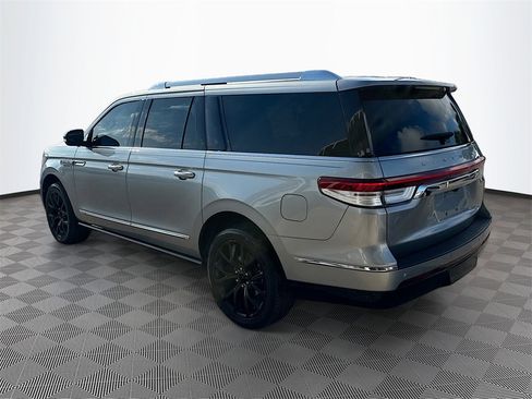 Used 2022 Lincoln Navigator L Reserve image 8