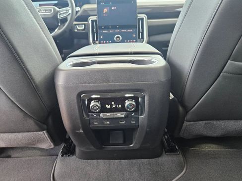 New 2026 GMC Yukon Elevation image 27