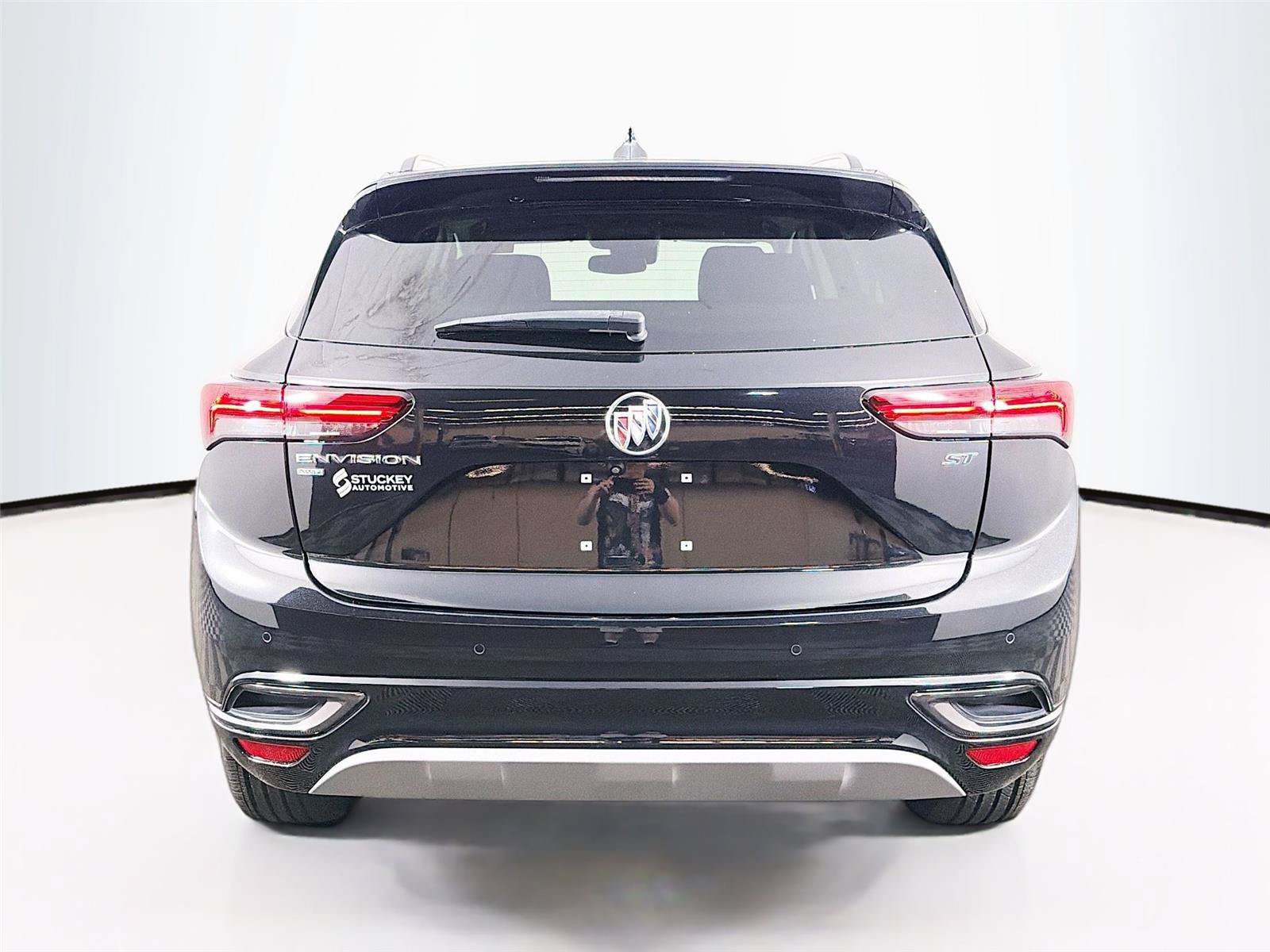 Used 2023 Buick Envision Preferred w/ Sport Touring Package AWD/4WD image 10