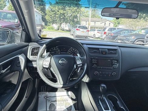 Used 2017 Nissan Altima 2.5 SR w/ Midnight Edition Package FWD image 17