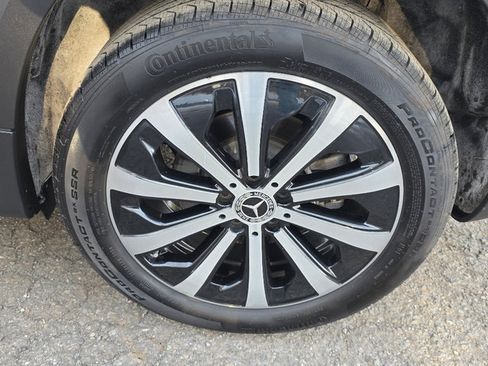 Used 2022 Mercedes-Benz GLB 250 w/ Premium Package Lite image 6