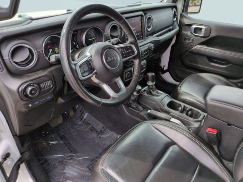 Used 2021 Jeep Wrangler Unlimited Sahara w/ Cold Weather Group AWD/4WD image 12