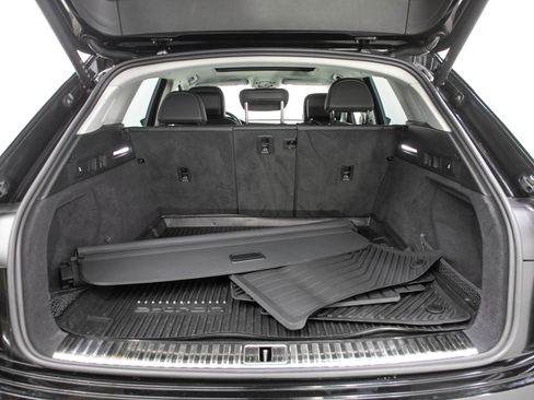 Used 2024 Audi Q8 e-tron Premium Plus w/ Premium Plus Package AWD/4WD image 9