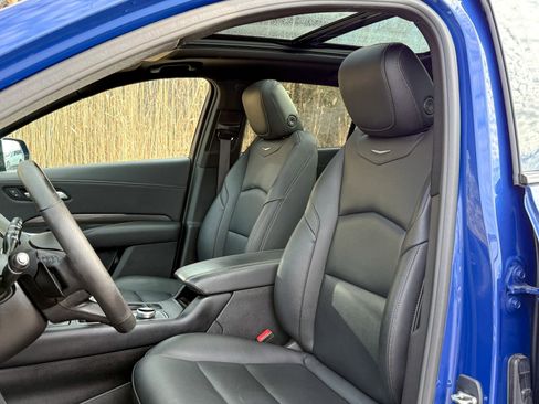 Used 2023 Cadillac XT4 Sport w/ Cold Weather Package image 17