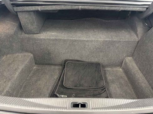 Used 2009 Lincoln Town Car Signature Limited image 21