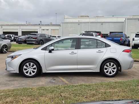 Used 2026 Toyota Corolla LE FWD image 6