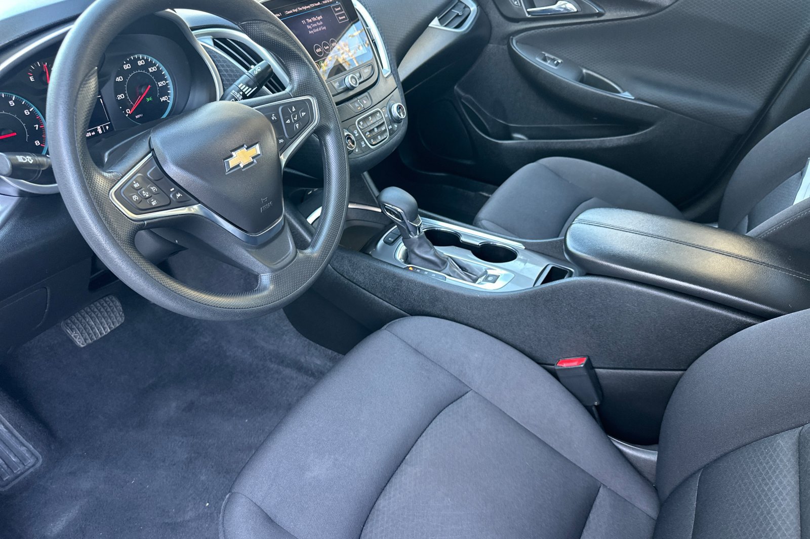 Used 2024 Chevrolet Malibu LT FWD image 10