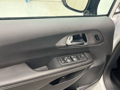 New 2026 Chrysler Pacifica Select image 20