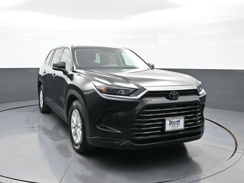 Certified 2025 Toyota Grand Highlander AWD image 3