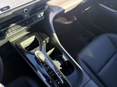 Certified 2025 Toyota Crown Signia w/ Advanced Technology Package image 17