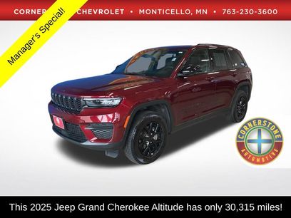 Used 2025 Jeep Grand Cherokee Altitude