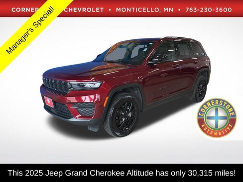 Used 2025 Jeep Grand Cherokee Altitude AWD/4WD image 1