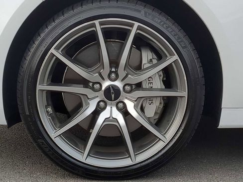 Used 2024 Genesis G70 2.5T image 14